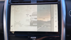 Land Rover Discovery 3.0 D300 Dynamic SE 5dr Auto Diesel Station Wagon